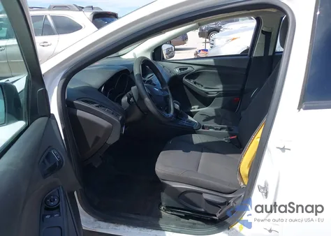 2016 Ford Focus S z USA, uszkodzony, nr VIN 1FADP3E29GL305682